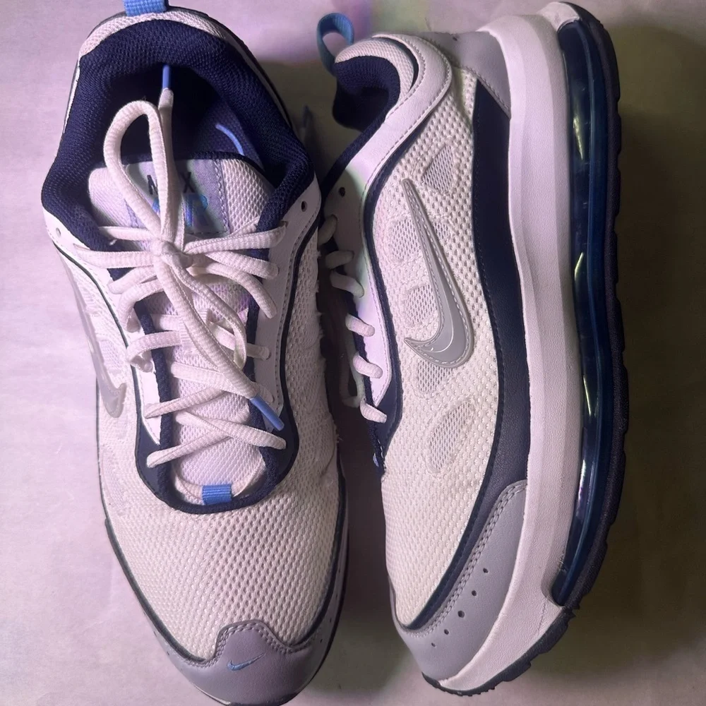 Nike White and Gray Men's Athletic Sneakers